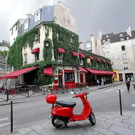 M1 - Magnificent In Le Marais's Heart Párizs