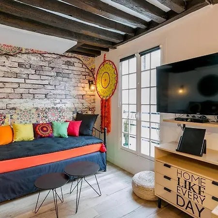 M1 - Magnificent In Le Marais's Heart Apartman Párizs