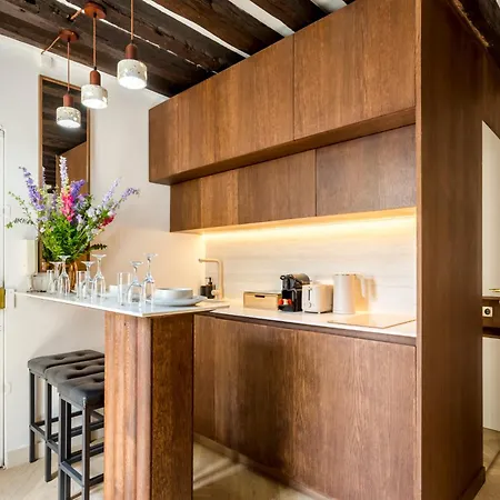 M1 - Magnificent In Le Marais's Heart *