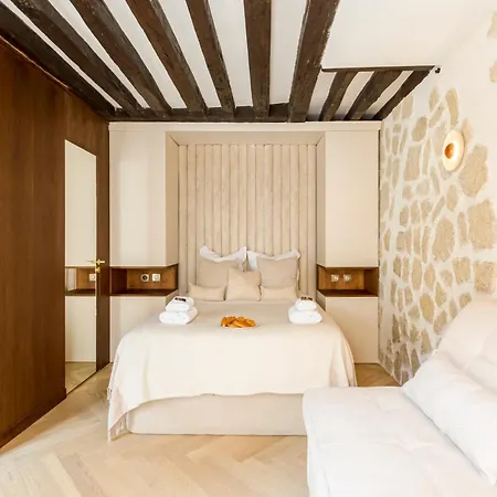 Apartment M1 - Magnificent In Le Marais's Heart Paris