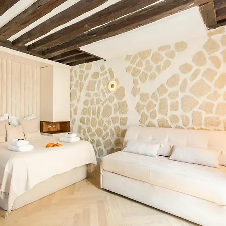 M1 - Magnificent In Le Marais's Heart