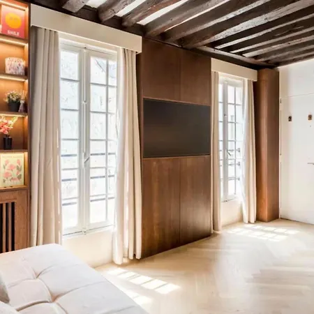 M1 - Magnificent In Le Marais's Heart