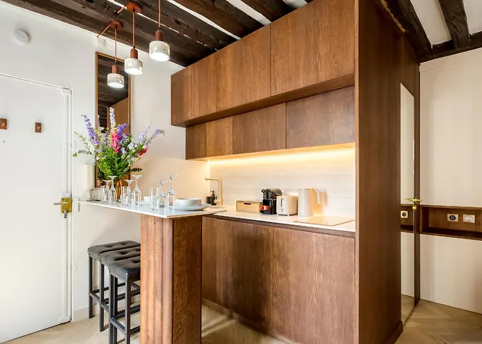 M1 - Magnificent In Le Marais's Heart *