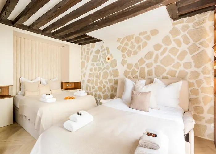 M1 - Magnificent In Le Marais's Heart 파리