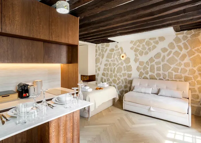M1 - Magnificent In Le Marais's Heart *