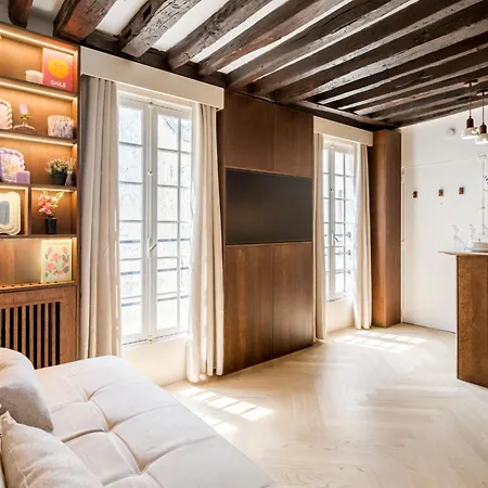 M1 - Magnificent In Le Marais's Heart *