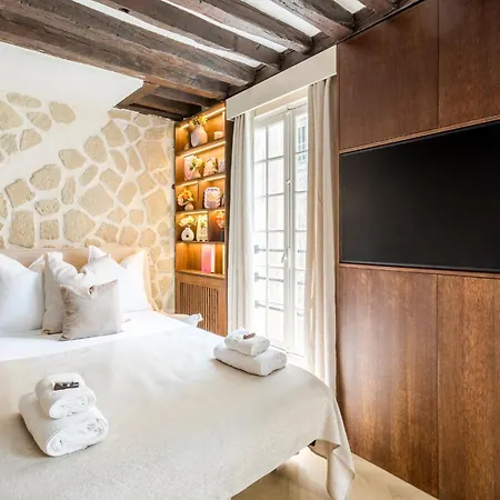 M1 - Magnificent In Le Marais's Heart Apartament *